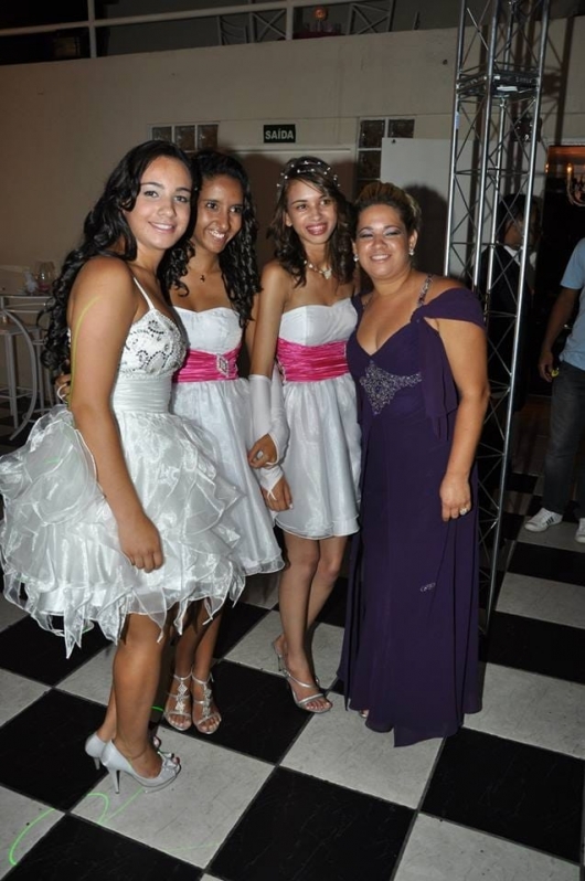 Salão para Debutante a Noite Local Vila Militar - Salão para Debutante Decorado